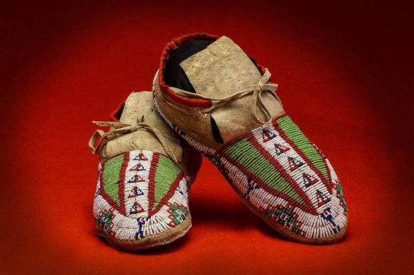 LAKOTA MOCCASINS