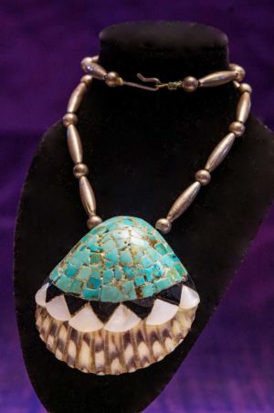 INLAID SHELL PENDANT