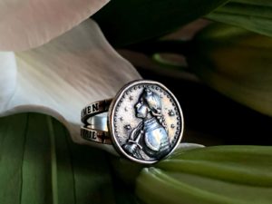 WOMENS COIN RING