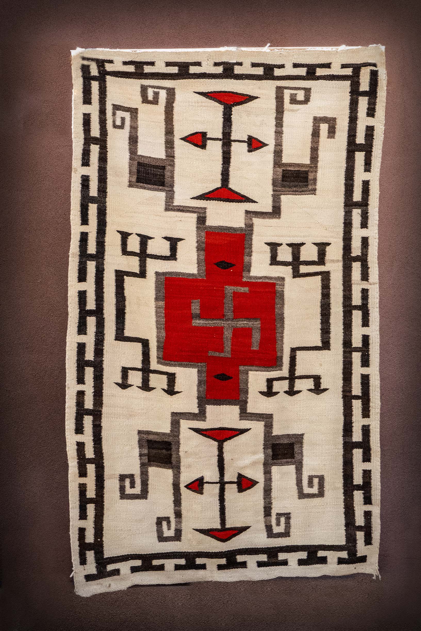NAVAJO RUG, CRYSTAL - THE NAMBE TRADING POST AND THE MUSEUM OF 