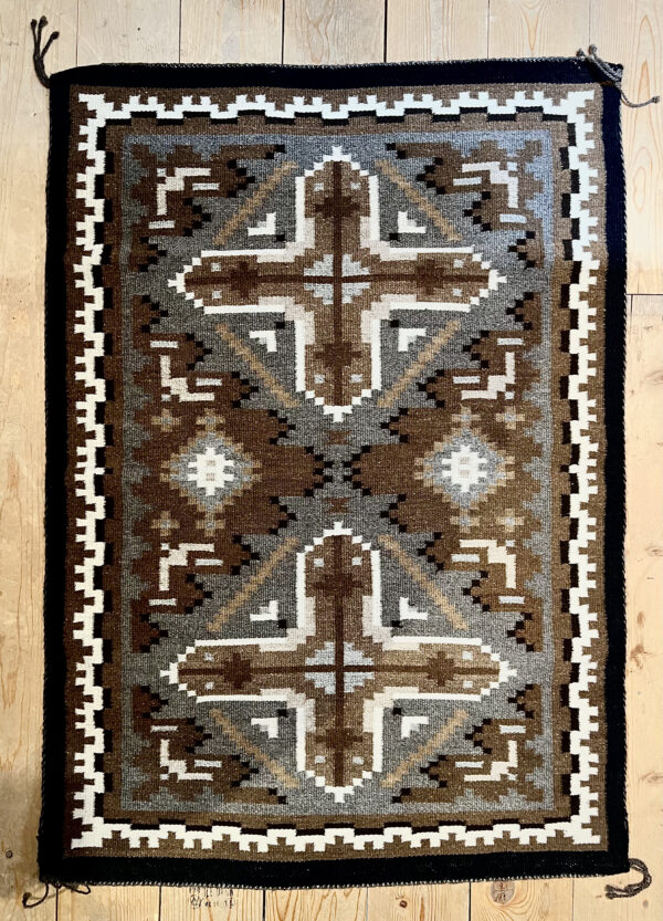 TWO GREY HILLS MASTER WEAVING #5617