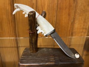 COYOTE JAW KNIFE